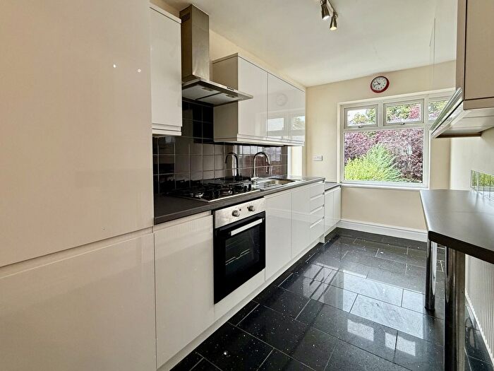 4 Bedroom Flat To Rent In Garstang Road, Preston, Lancashire, PR2