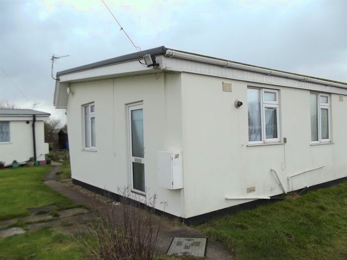 1 Bedroom Semi-Detached Bungalow To Rent In St. Peters Lane, Trusthorpe, Mablethorpe LN12