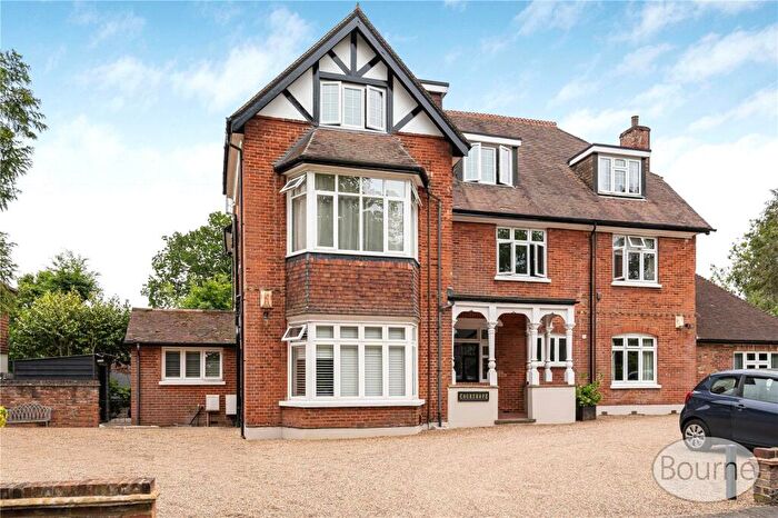 1 Bedroom Apartment To Rent In Pembroke Road, Woking, Surrey, GU22