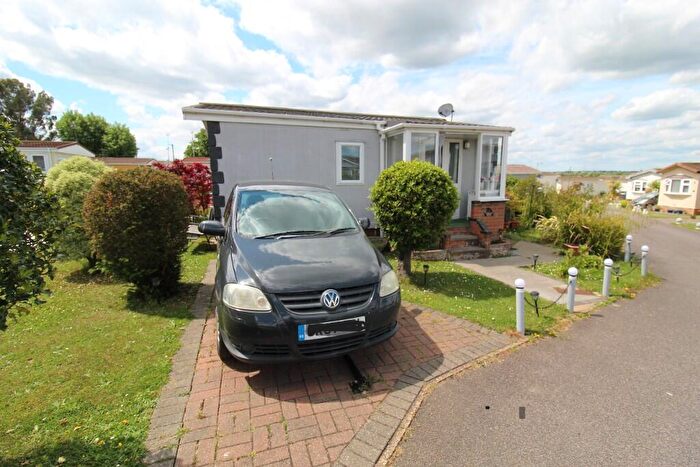 1 Bedroom Park Home For Sale In William Green, Tower Park, SS5