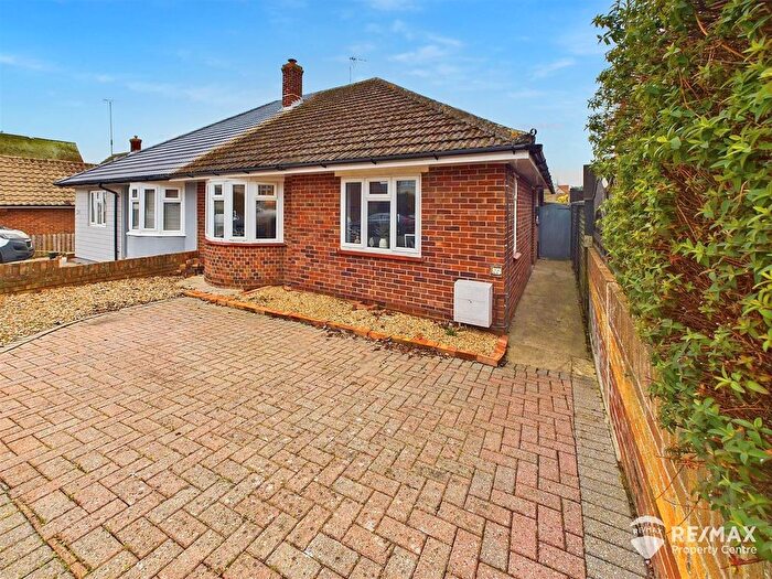2 Bedroom Semi-detached Bungalow For Sale In Fronks Avenue, Harwich, CO12