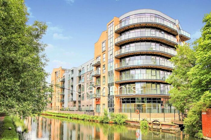 2 Bedroom Flat To Rent In The Embankment, Hemel Hempstead, HP3