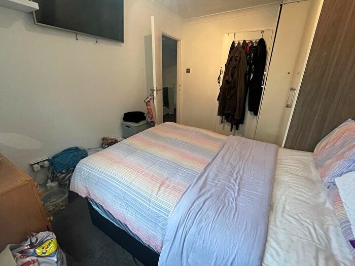 3 Bedroom Terraced House For Sale In Scots Close, Staines, TW19