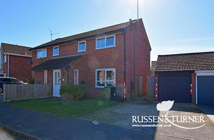 3 Bedroom Semi Detached House For Sale In Pingles Road, North Wootton, PE30