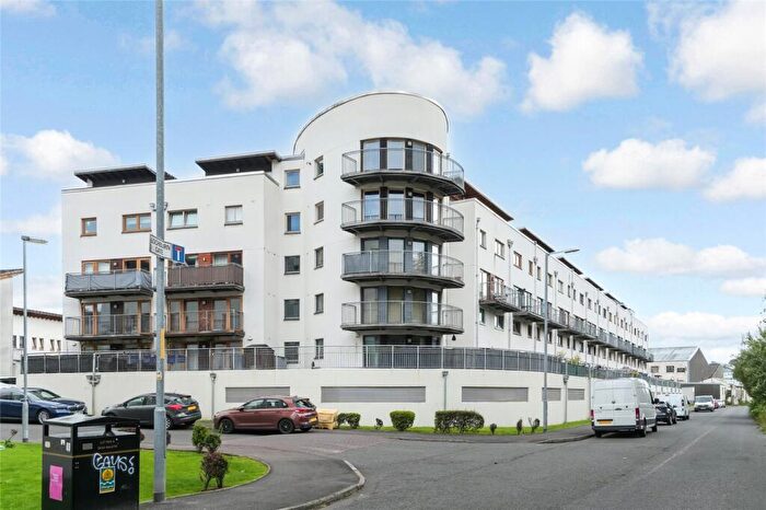 3 Bedroom Flat For Sale In Lochburn Gardens, Glasgow, Glasgow City, G20