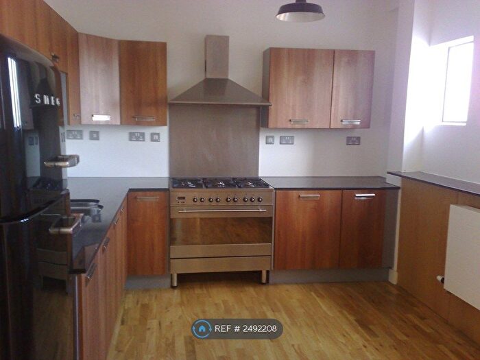3 Bedroom Flat To Rent In Wilder Street, Bristol, BS2