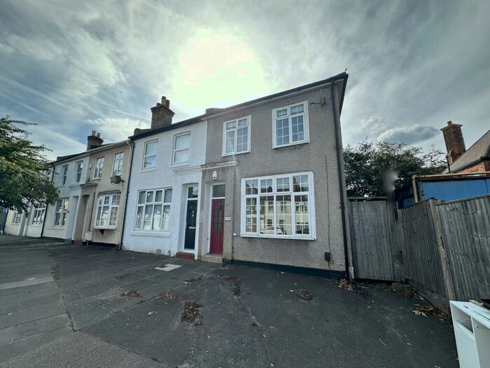 3 Bedroom House To Rent In Footscray Road, Eltham, SE9