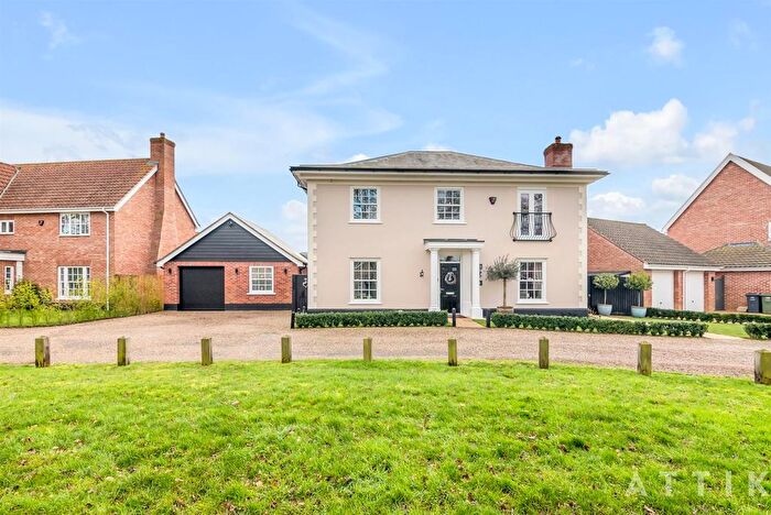 5 Bedroom Detached House For Sale In Golden Orfe Close, Mulbarton, Norwich, NR14