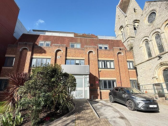 1 Bedroom Flat To Rent In Cadogan House, Commerical Road, SO15