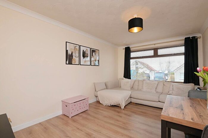 2 Bedroom Semi-Detached Bungalow For Sale In Belmont Avenue, Shieldhill, Falkirk, FK1