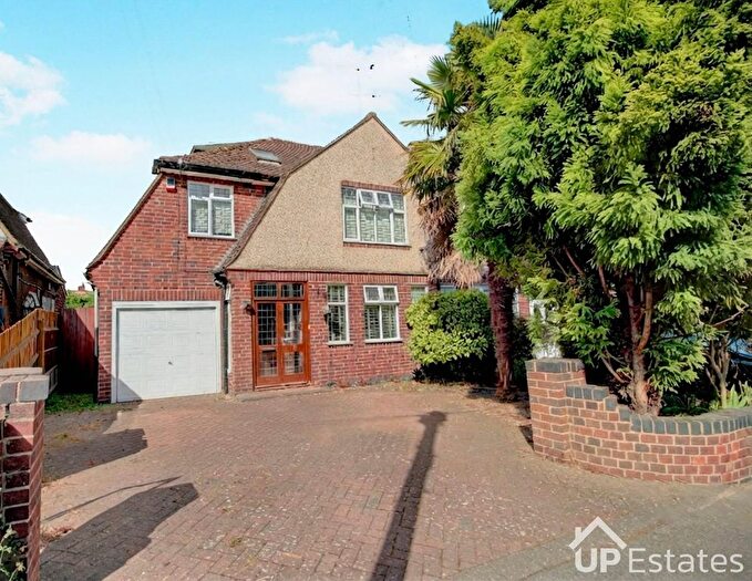 4 Bedroom Semi Detached House For Sale In Swinburne Avenue, Copsewood, Off Binley Road, Coventry, CV2