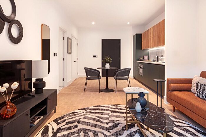 1 Bedroom Flat For Sale In St. John's Hill, London, SW11