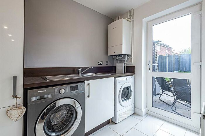 4 Bedroom Detached House For Sale In Broad Lane, Coventry, CV5
