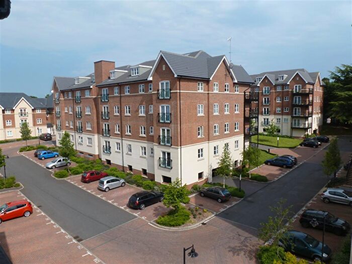 2 Bedroom Apartment To Rent In Viridian Square, Aylesbury, HP21