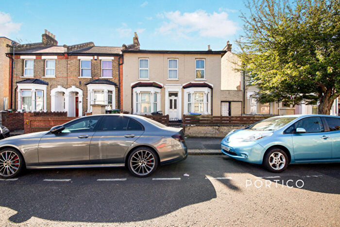 1 Bedroom House To Rent In North Birkbeck Road, Leytonstone, London, E11