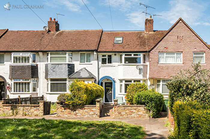 4 Bedroom Terraced House For Sale In Bramblewood Close, Carshalton, SM5