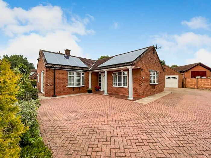 3 Bedroom Detached Bungalow For Sale In Lodge Lane, Upton, Gainsborough, DN21