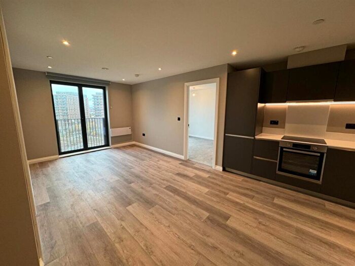 2 Bedroom Apartment To Rent In Springwell Gardens, Whitehall Road, Leeds, LS12