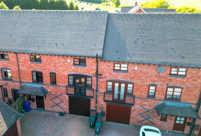 3 Bedroom Mews House For Sale In Stableford, Newcastle-Under-Lyme, ST5