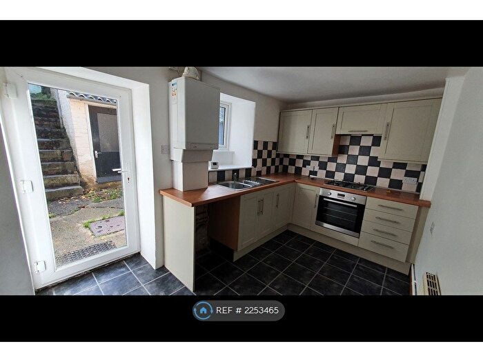 2 Bedroom Terraced House To Rent In North Street, Crewkerne, TA18