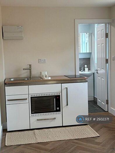 Studio To Rent In Cavendish Road, London, N18