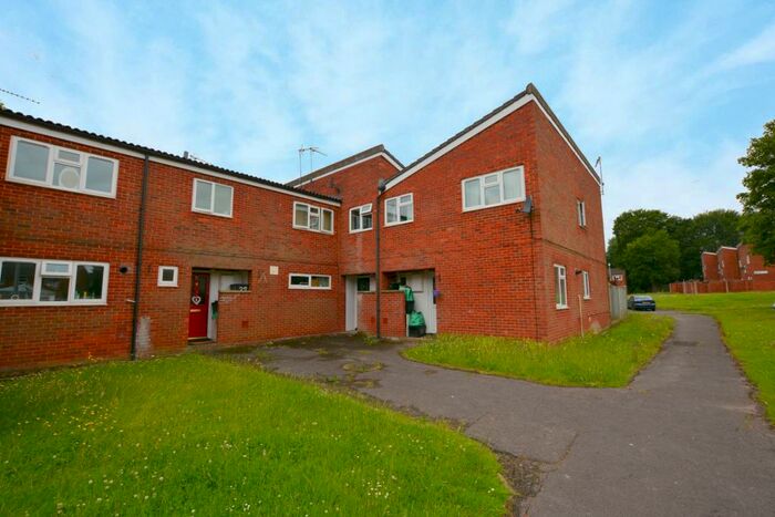 3 Bedroom Terraced House To Rent In Fleming Close, Arborfield, RG2