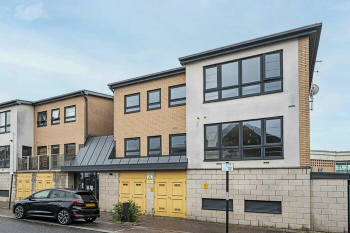 2 Bedroom Flat To Rent In Maud Road, Leyton, London, E10