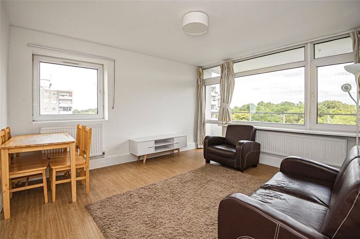 2 Bedroom Flat For Sale In Longmoor Point, Roehampton, SW15