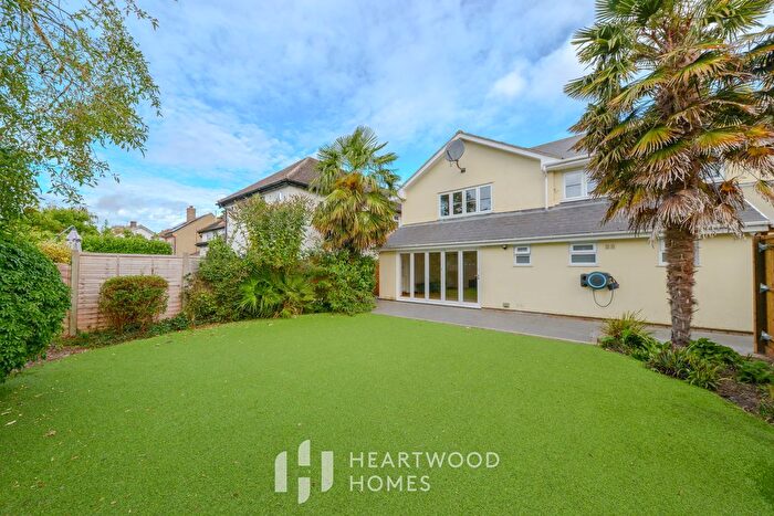 6 Bedroom Detached House For Sale In Sandpit Lane, St. Albans, AL1