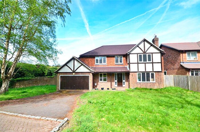 5 Bedroom Detached House For Sale In Kinnibrugh Drive, Dormansland, Lingfield, RH7