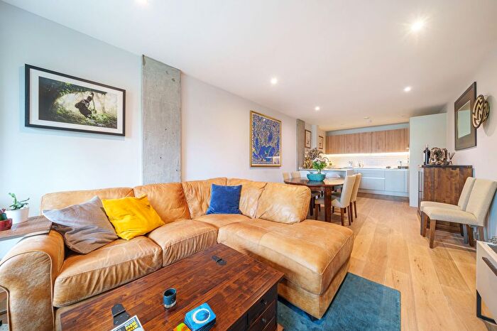 2 Bedroom Flat For Sale In Long Lane, London, SE1