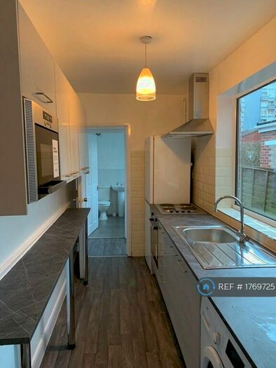 4 Bedroom End Of Terrace House To Rent In Colchester Street, Coventry, CV1