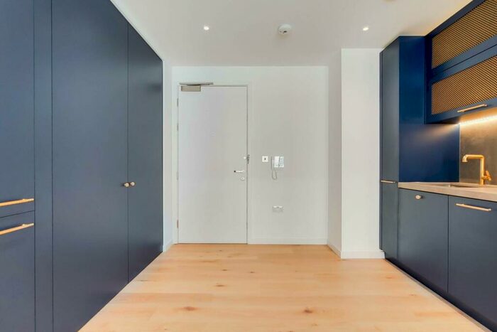 Studio To Rent In Serapis House, Docklands, London, E14