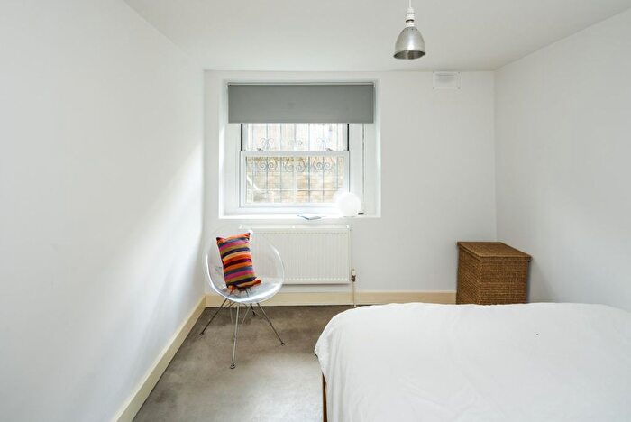 1 Bedroom Flat For Sale In New Cross Road, London, SE14