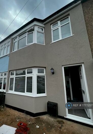 3 Bedroom Terraced House To Rent In Ramsden Drive, Romford, RM5