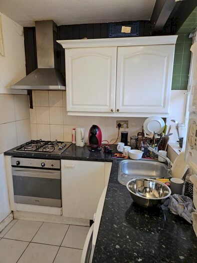 1 Bedroom Flat To Rent In Woodbourne Avenue, London, SW16