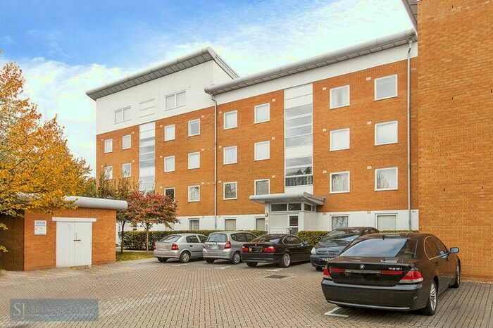 2 Bedroom Apartment To Rent In Felixstowe Court, Galleons Lock, E16