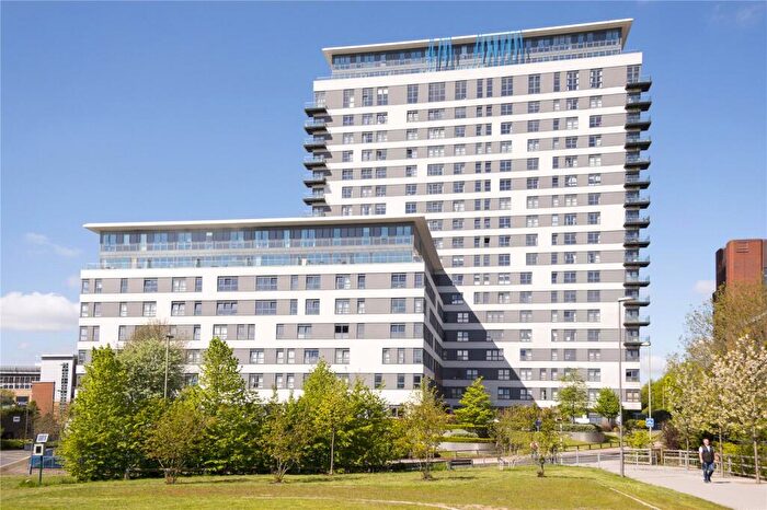 1 Bedroom Apartment To Rent In Skyline Plaza, Basingstoke, RG21