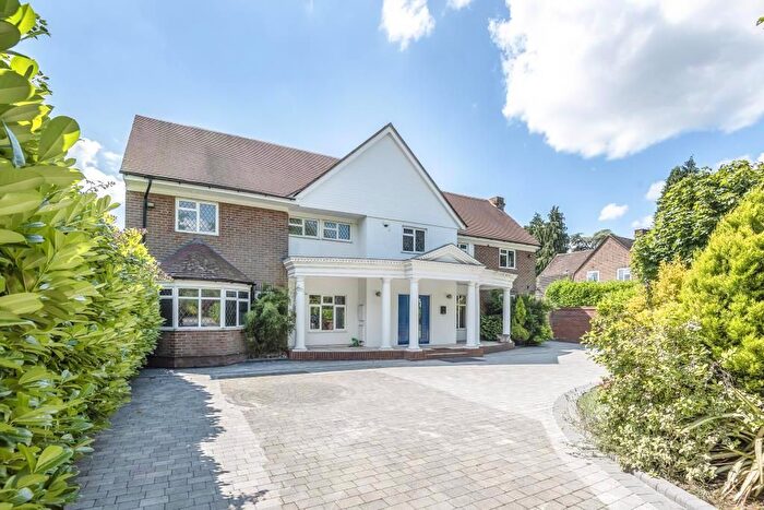 7 Bedroom Detached House For Sale In School Close, High Wycombe, HP11