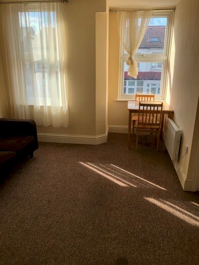 1 Bedroom Flat To Rent In Lordsmead Road, London N17