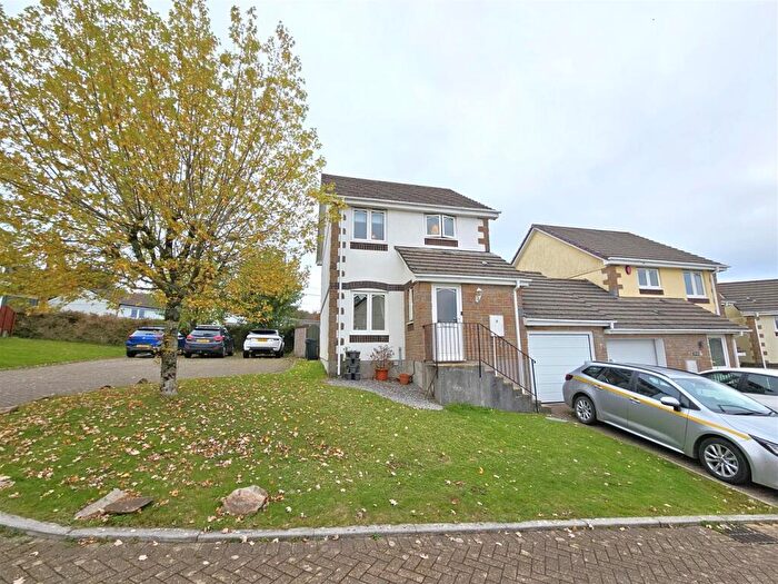 3 Bedroom Link Detached House For Sale In Gennys Close, St Ann's Chapel, PL18