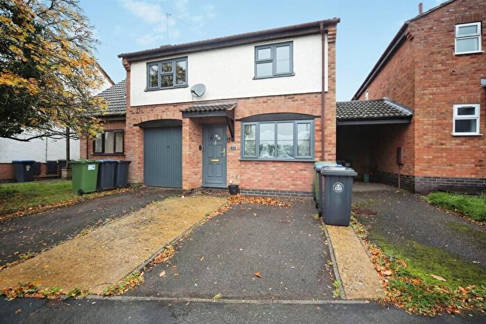 2 Bedroom Semi Detached House For Sale In Joseph Way, Stratford-Upon-Avon, CV37