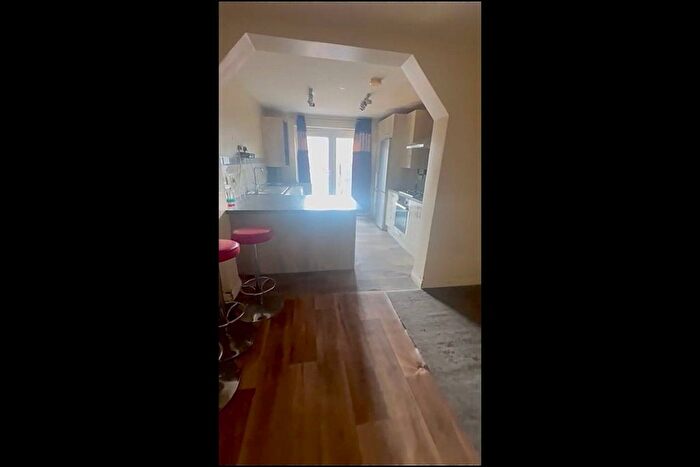3 Bedroom Maisonette To Rent In East Walk, Hayes, UB3