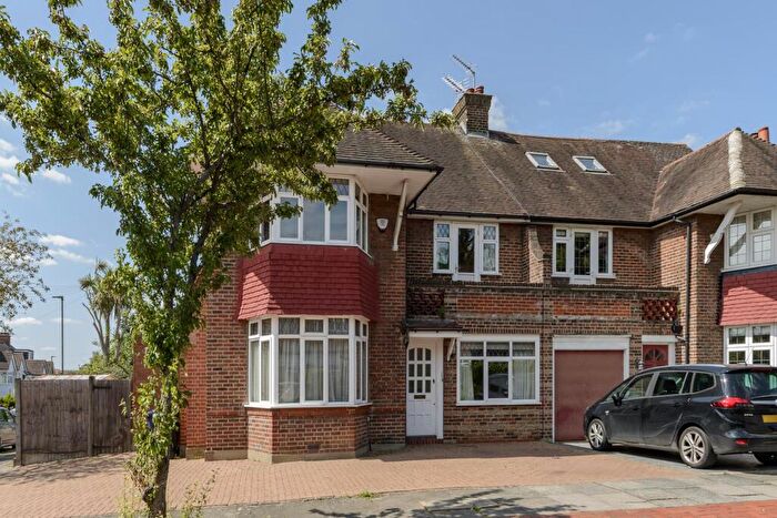 5 Bedroom Semi-Detached House For Sale In Templars Crescent, Finchley, N3