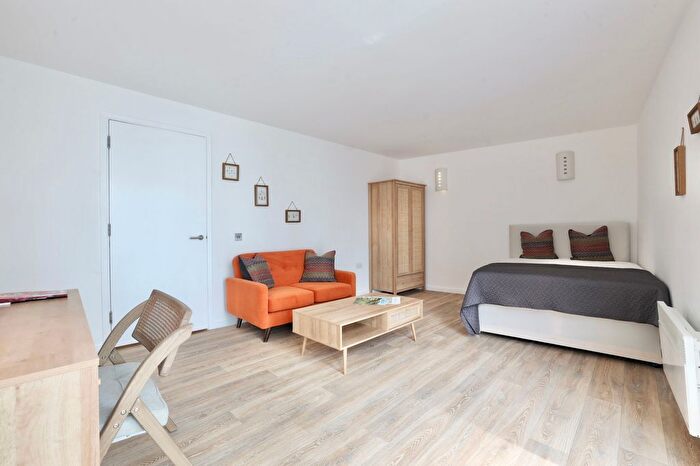 Studio To Rent In Michigan Building, Biscayne Avenue, E14