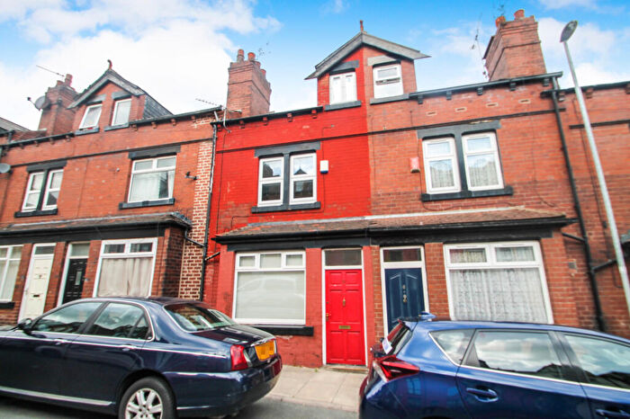 3 Bedroom Terraced House To Rent In Athlone Grove, Leeds, West Yorkshire, LS12