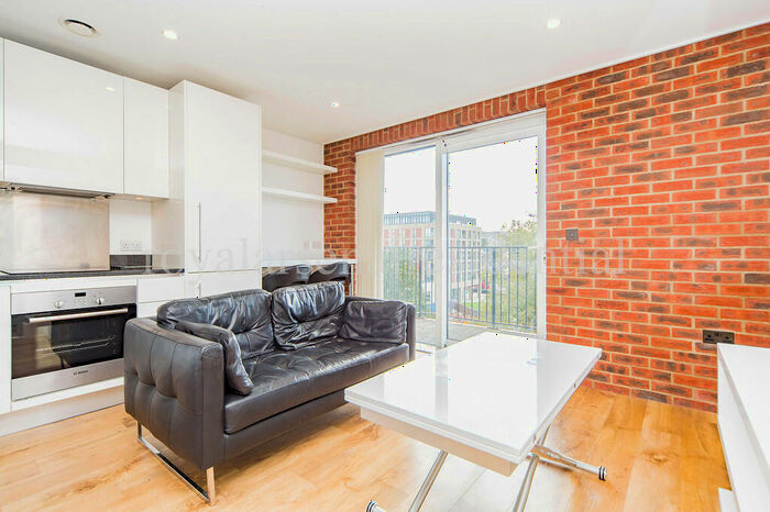 1 Bedroom Apartment To Rent In Warehouse Court, Major Draper Street, Royal Arsenal, SE18