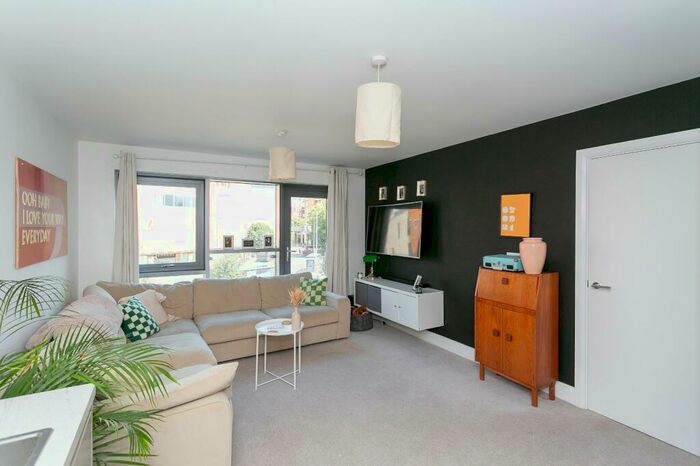 2 Bedroom Apartment To Rent In K D Plaza, Cotterells, Hemel Hempstead, Hertfordshire, HP1
