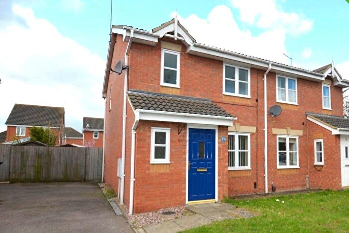 3 Bedroom Semi-Detached House To Rent In Epsom Close, Rushden, Northamptonshire, NN10