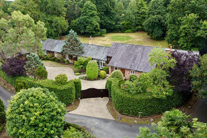 5 Bedroom Detached House To Rent In Kings Drive, Walton-on-Thames, KT12